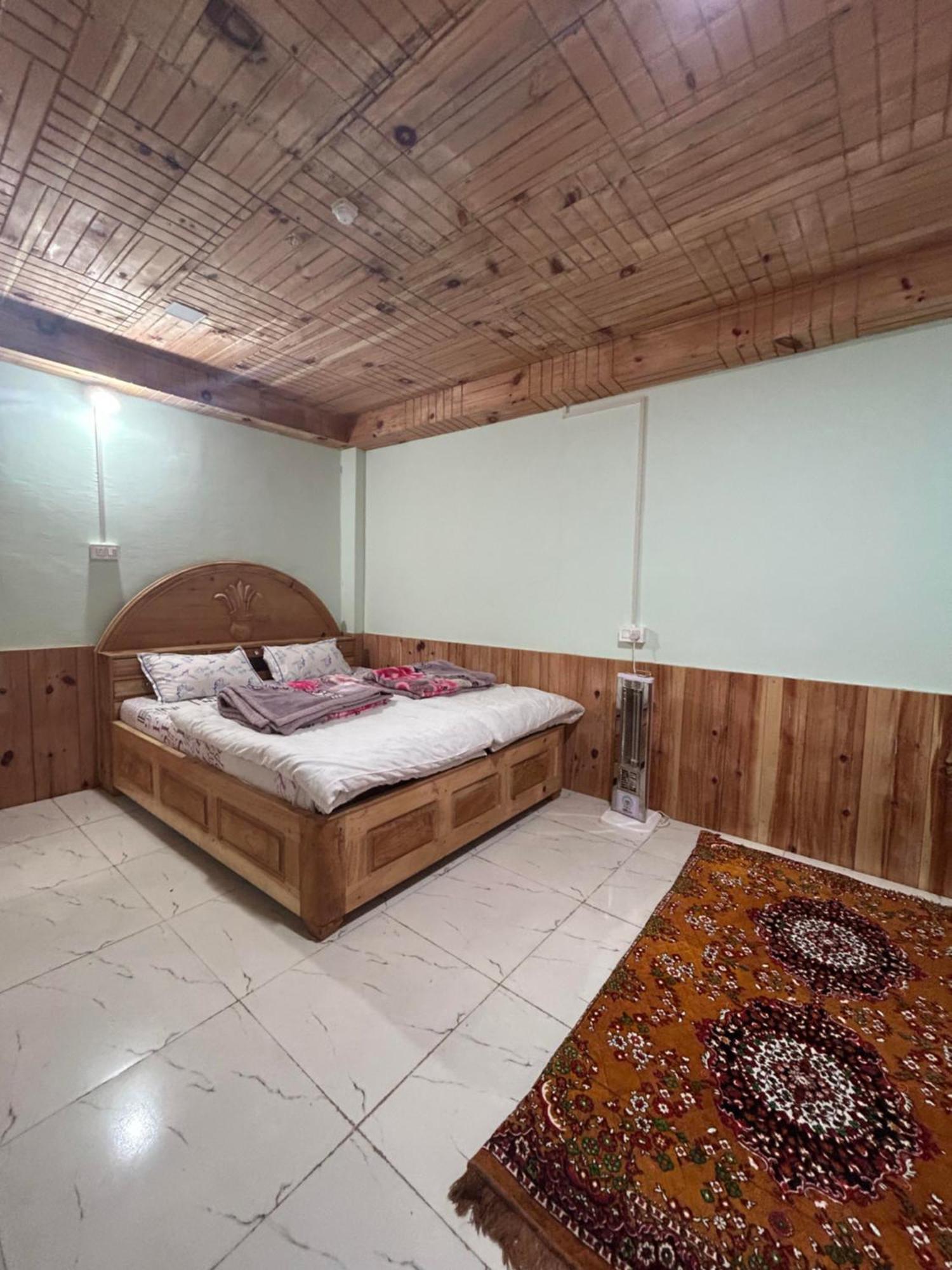 Vansh Green View Homestay Sainj Exterior photo